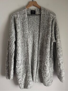 Abercrombie & Fitch Gray Open Front Knit Cardigan Sweater Size Small